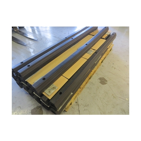 A087 KERB STOPPER 100x100x2000mm