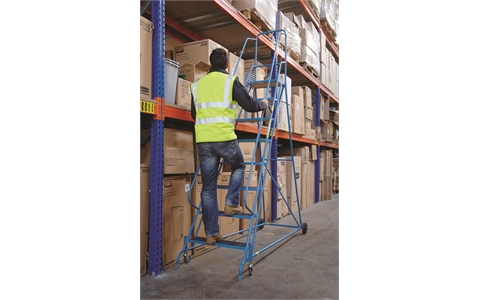 Spring Steps - 6 Tread  - Powder Coated finish with phenolic non-slip treads -  1500mm Platform Height - Overall Size H2210mm x W660mm x D1668mm -  Weight: 26kg - Blue