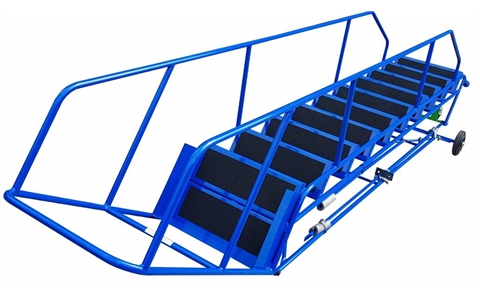 KK Knock Down 10 Tread 2500mm Platform Height HxWxD: 3500x1000x1905mm Centre Lever Brake