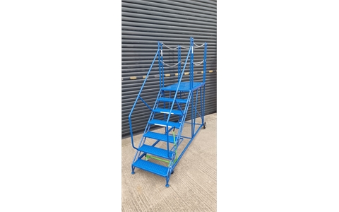 Truck Dock Platform 7 Tread 1400mm Platform Height HxWxD: 2400x995x2500mm Side Lever Brake