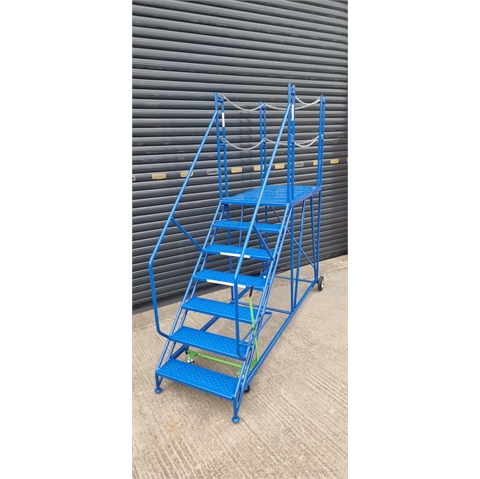 Truck Dock Platform 7 Tread 1400mm Platform Height HxWxD: 2400x995x2500mm Side Lever Brake