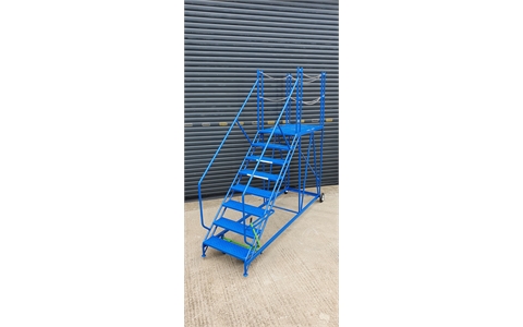 Truck Dock Platform 8 Tread 1600mm Platform Height HxWxD: 2600x995x2700mm Side Lever Brake