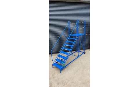 Truck Dock Platform 9 Tread 1800mm Platform Height HxWxD: 2800x995x2900mm Side Lever Brake
